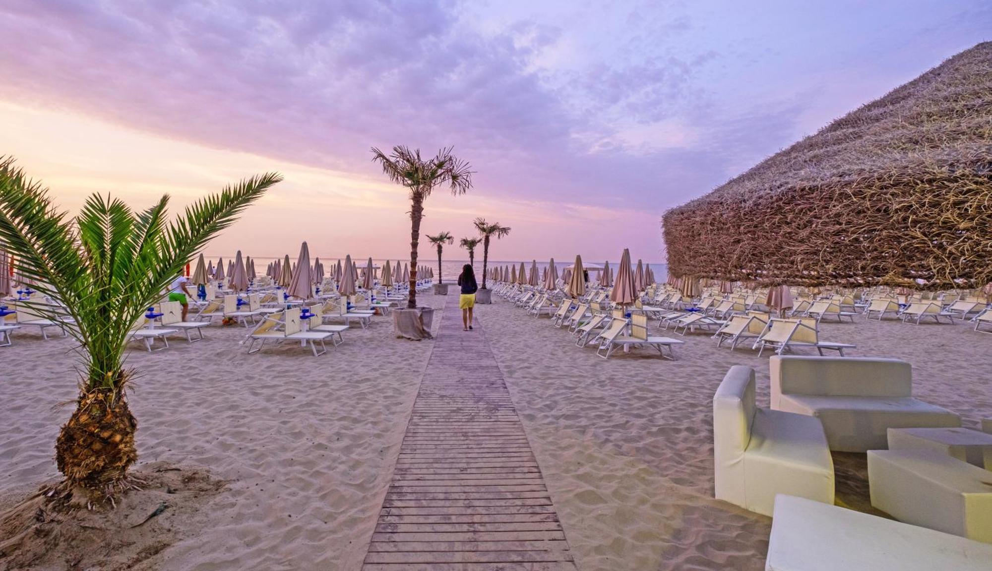 Hotel Continental Senigallia Exterior photo